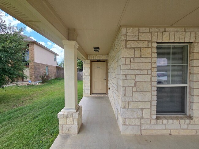 Foto del edificio - 4804 Bayer Hollow Dr