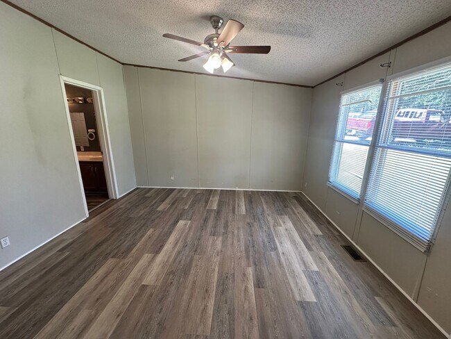 Foto del edificio - 16521 Timberwood