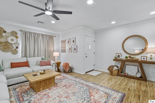 Foto del edificio - 111 Jennifer Ln