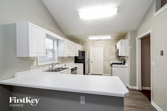 Foto del edificio - 695 Avalon Forest Dr NW