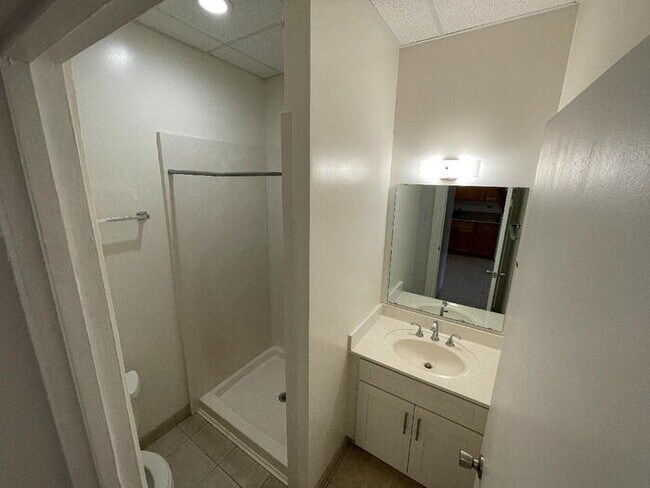 Foto del edificio - To register for the showing time below, note the 4 digit code: 3955 and click "APPLY NOW."(mobile...