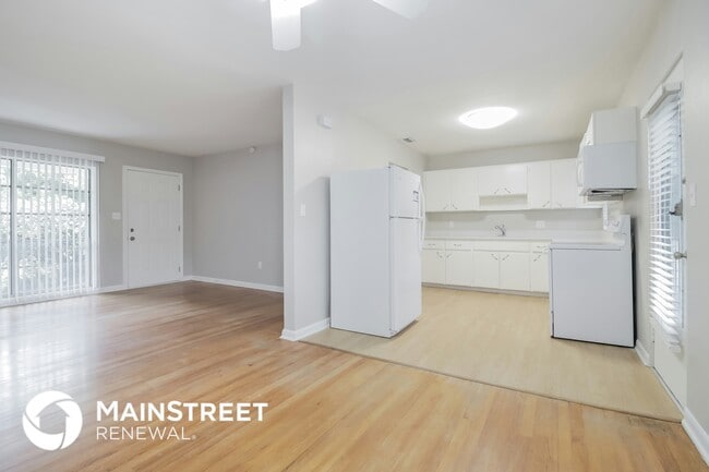 Foto del edificio - 4304 Kildaire Ave