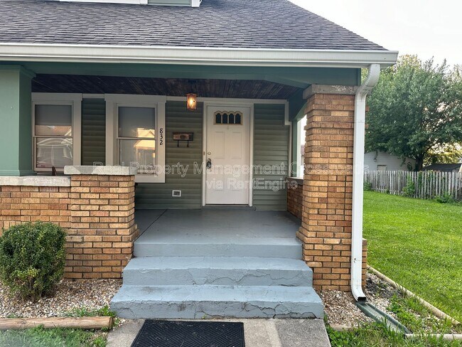 Photo - 832 N California St Townhome