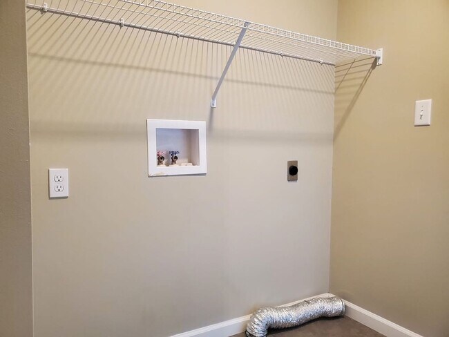 Building Photo - 211 Cane Creek Ln