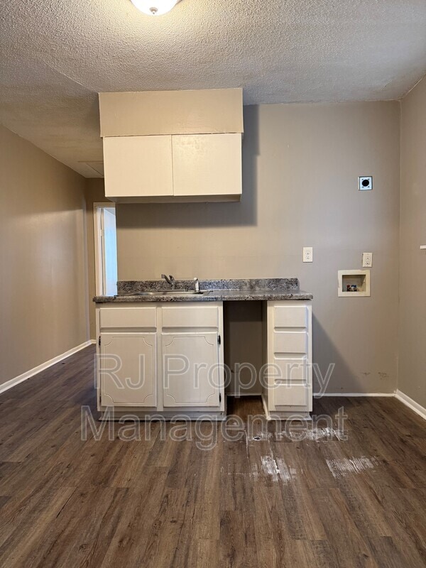 Foto del edificio - 2365 Dexter Ave