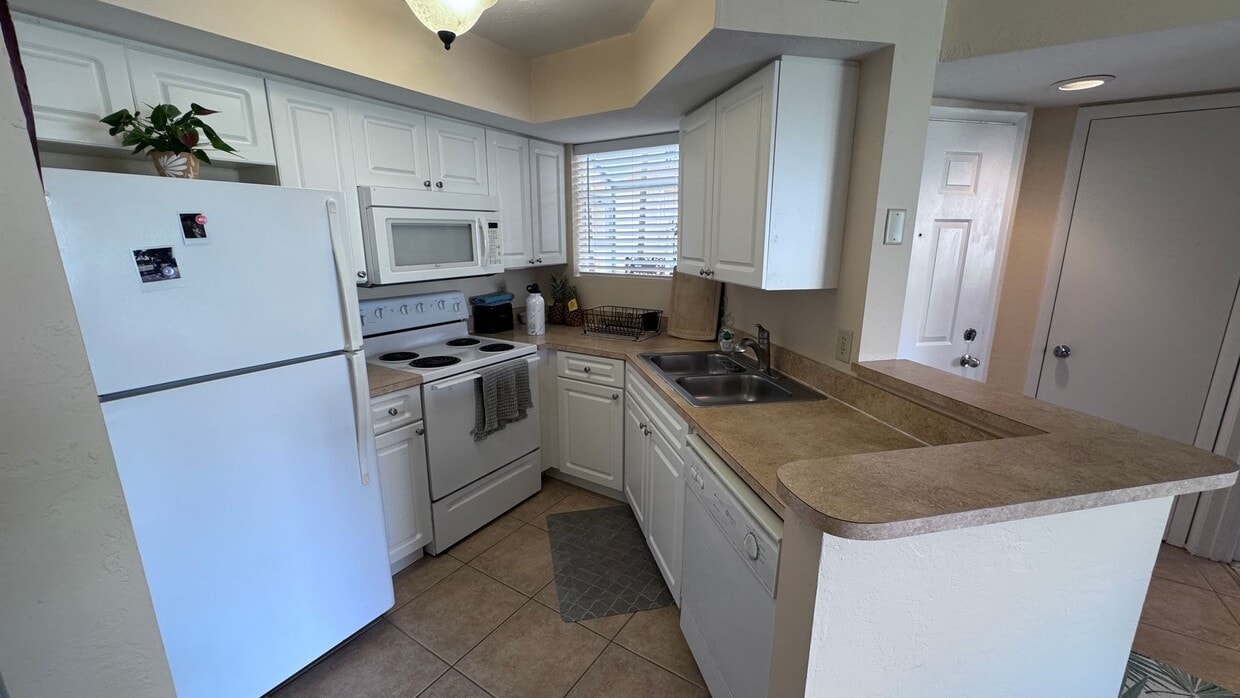 Primary Photo - Coastal Living at Its Finest – Stylish 2BR...