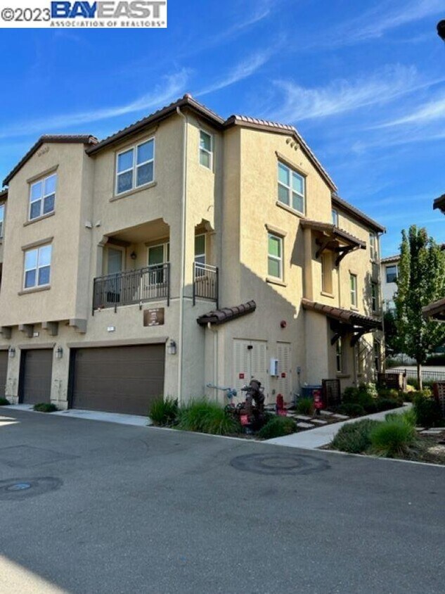 1270 Gusty Lp Unit 1, Livermore, CA 94550 Condo for Rent in Livermore