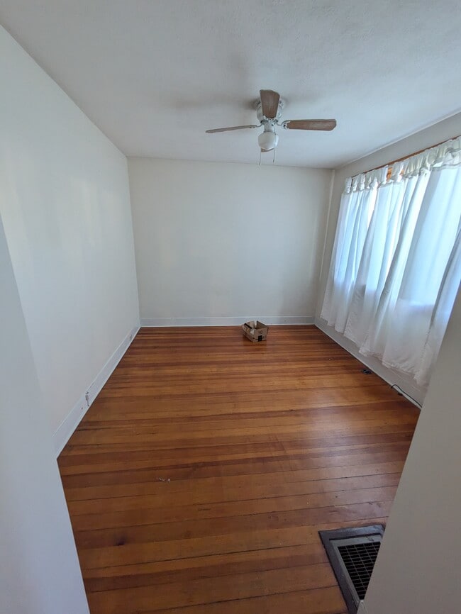 Building Photo - 59 Conwell Ave