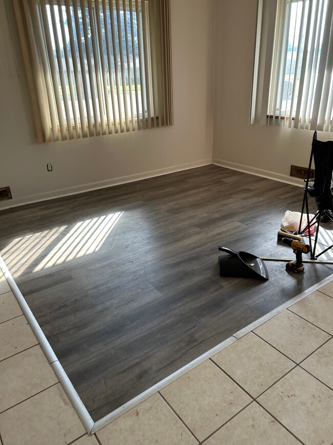 Living room - 11241 Westborough Rd