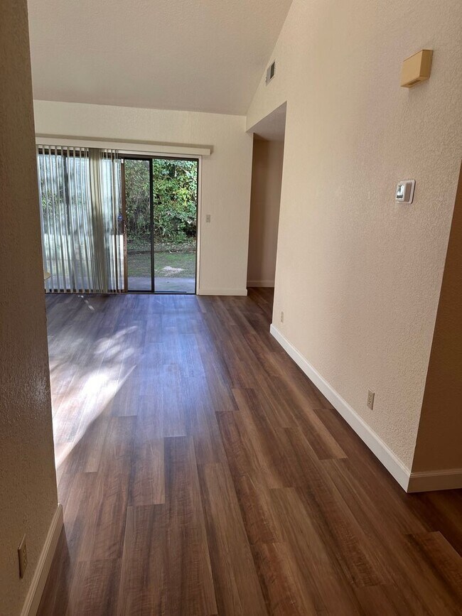 Foto del edificio - Marina Home in Cypress Cove Neighborhood