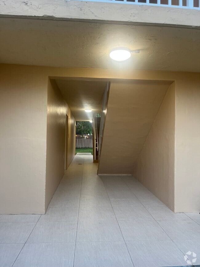 Building Photo - 4230 NW 79th Ave