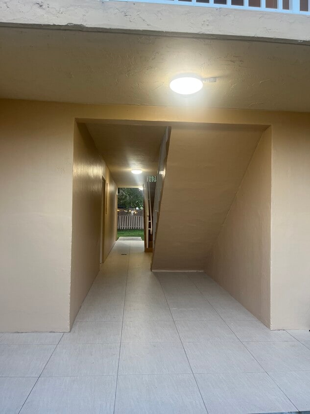Foto principal - 4230 NW 79th Ave
