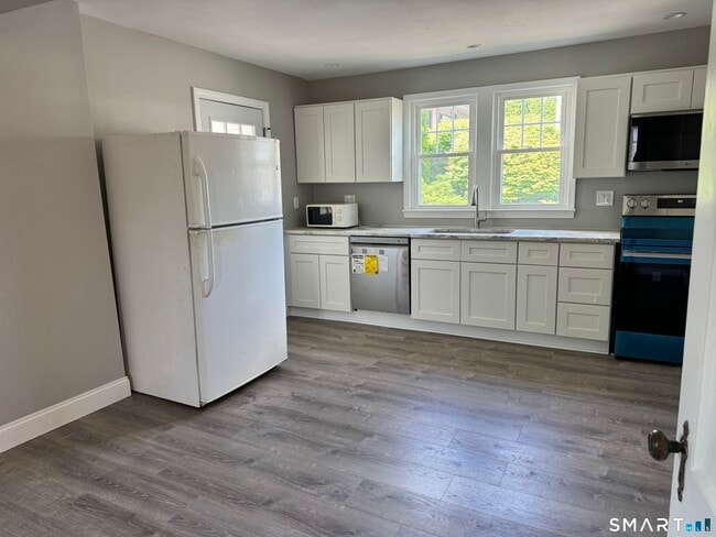 Building Photo - 405 Wolcott Rd