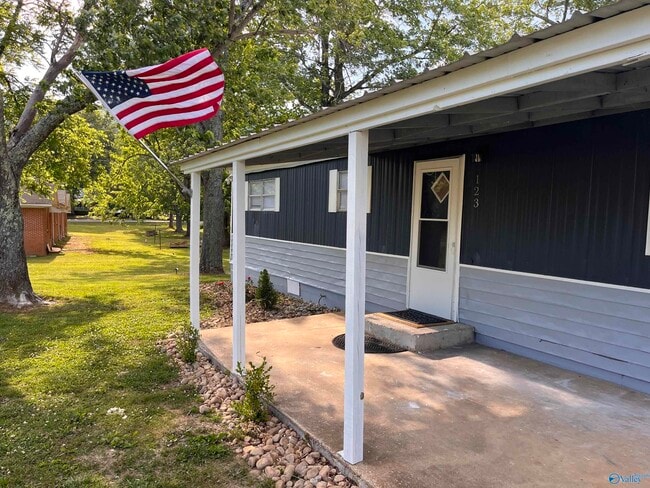 Building Photo - 123 Miller Ln