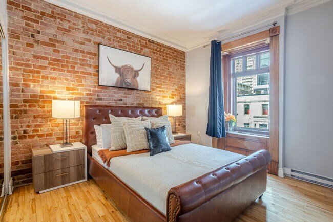Photo du bâtiment - 1250 Rue Mansfield