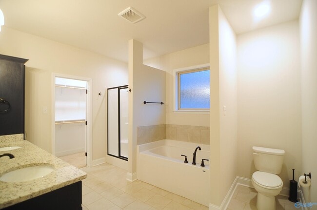 Building Photo - 131 Amanda Deann Dr