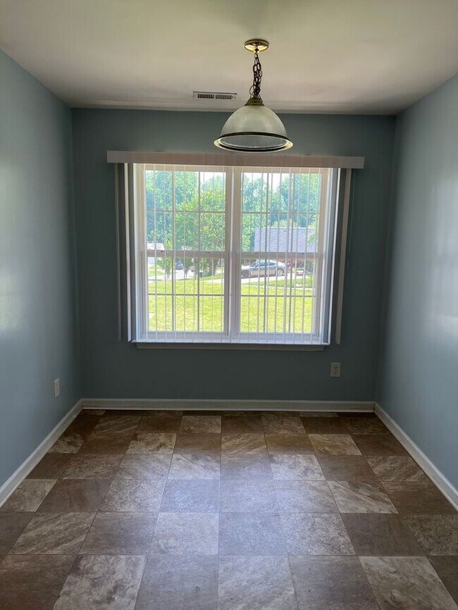 Foto del edificio - Charming 3BD/2BA Home at end of Cul-de-sac