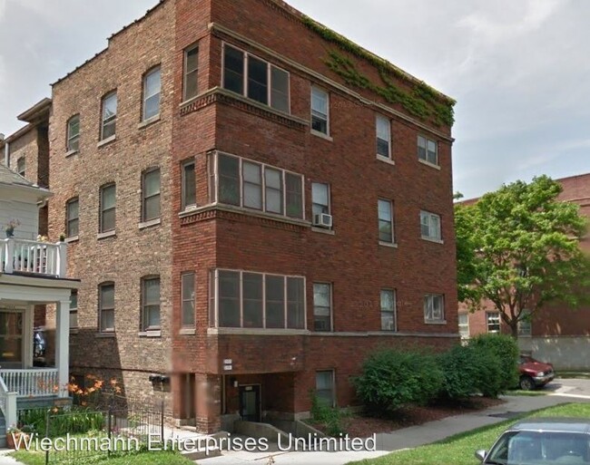 Building Photo - 2321 E Belleview Pl