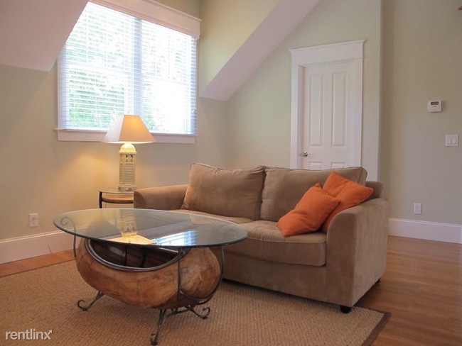 Foto del edificio - 1 br, 1 bath Apartment - 61 Park Way