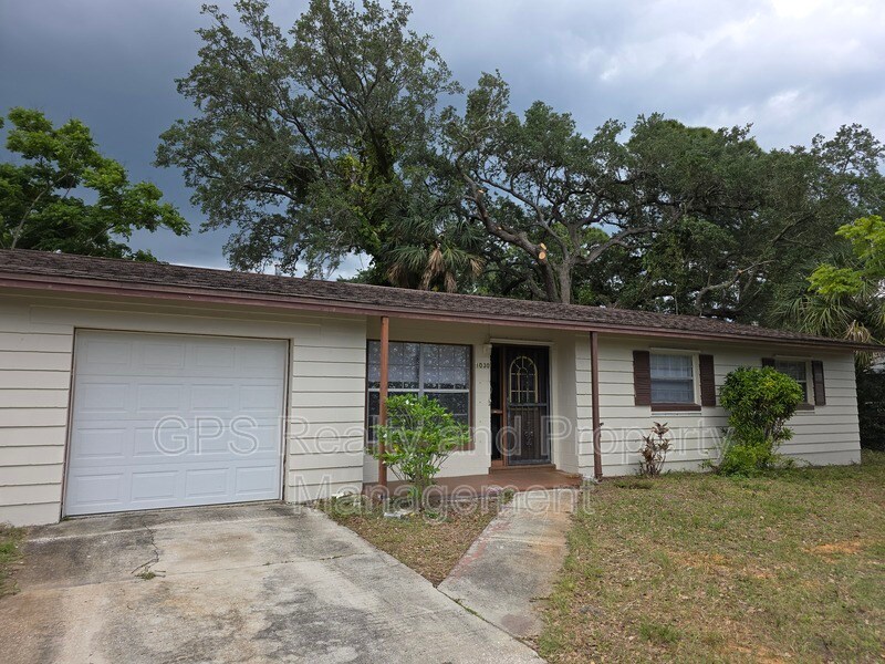 Foto principal - 1030 Pine Valley Ln