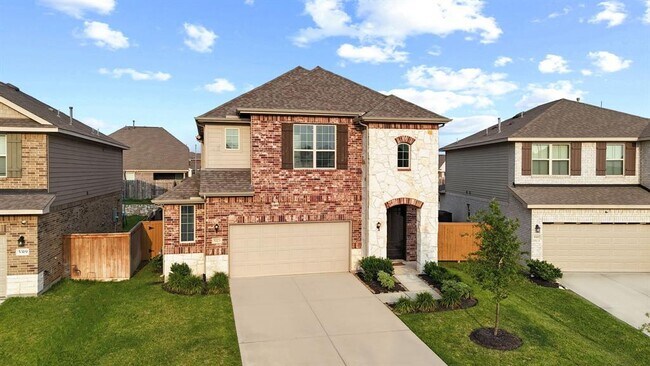 Foto del edificio - 5323 Wyatt James Ln