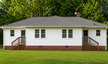 Building Photo - 207A Churchill Cir