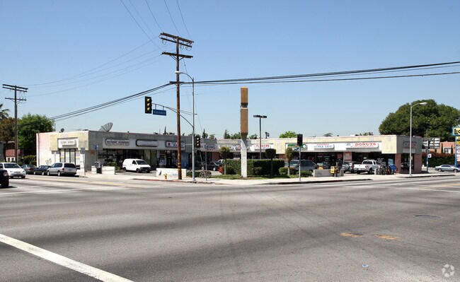 Building Photo - 12500 Vanowen St