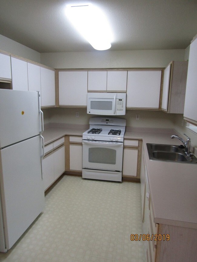 Building Photo - Great 2 bed, 2 bath, Condo in Bennett Valley!