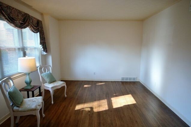 Foto del edificio - 5239 Boswell Ave