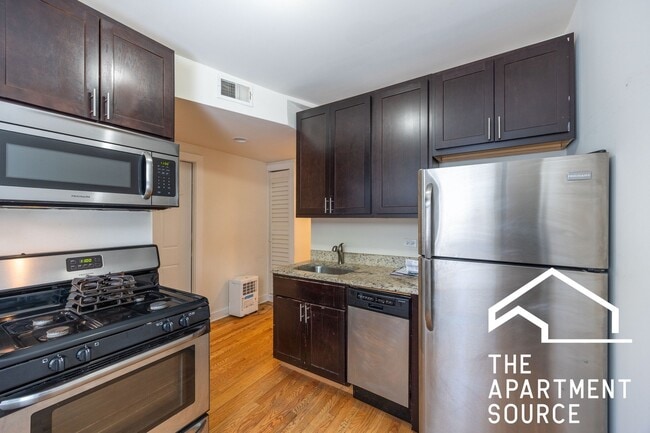Photo - 4036.5 N Ashland Ave Apartment