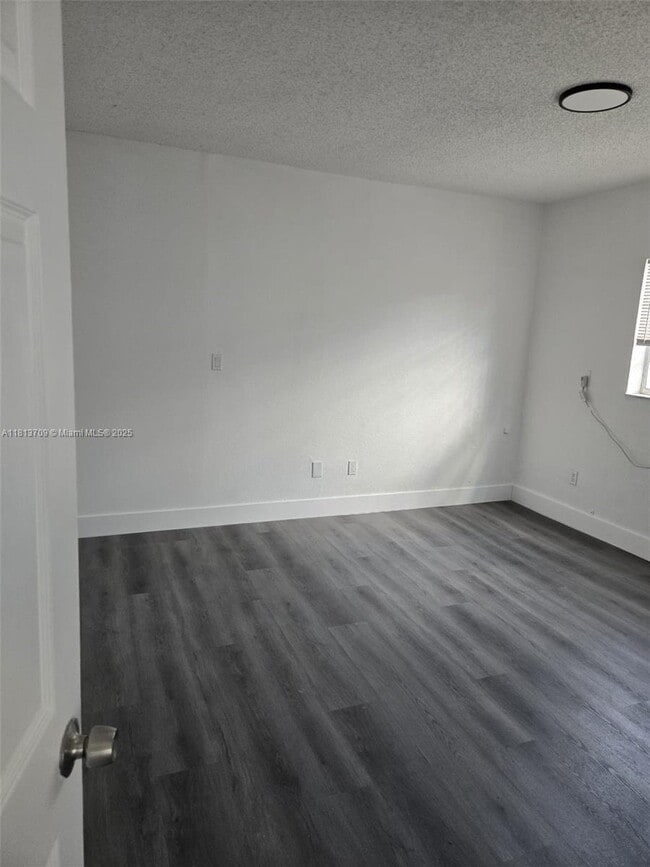 Building Photo - 2617 NW 23rd Ave