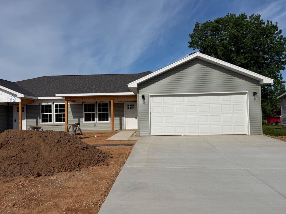 Primary Photo - Last BRAND NEW 4BR Duplex left!!!
