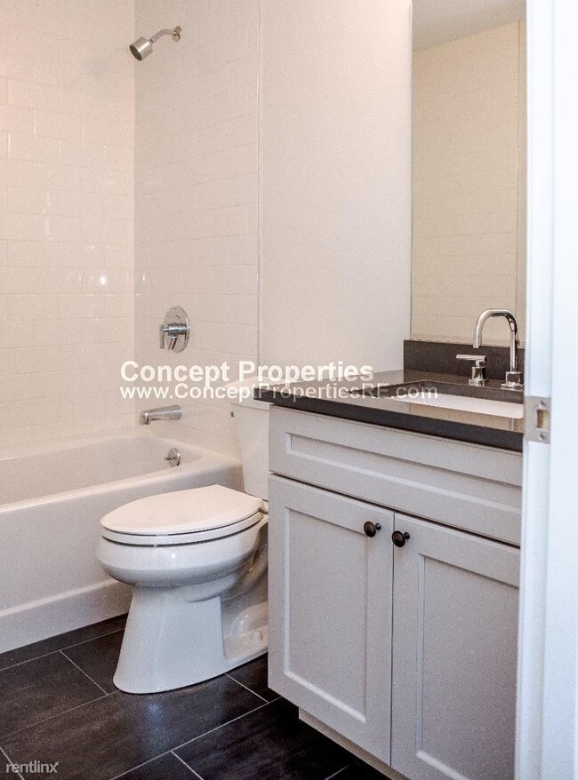 Building Photo - 2 br, 1 bath  - 11 Newcomb St Apt 8M