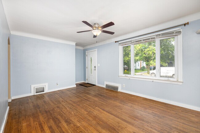 Foto del edificio - 708 Dwight St