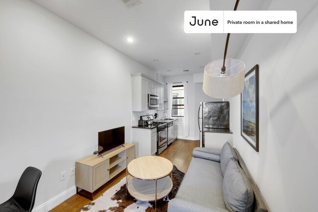 Building Photo - Private bedroom in 4 bed/1 bath Home