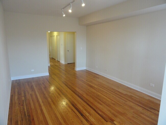 Foto del edificio - 4846 N Drake Ave