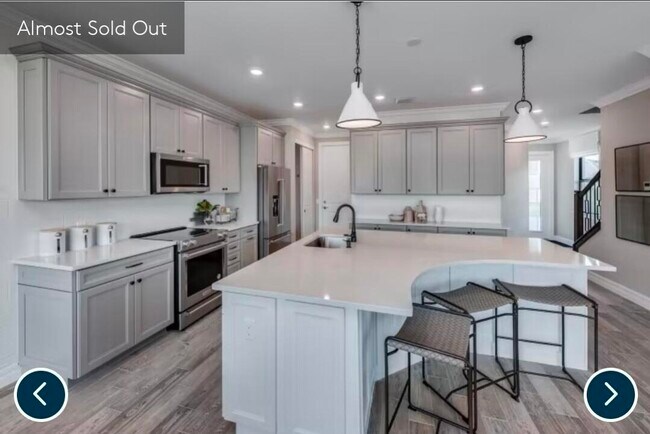 Building Photo - 4460 San Fratello Cir