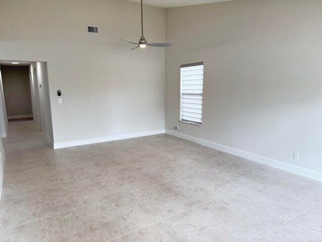 Building Photo - 1065 Mulberry Pl