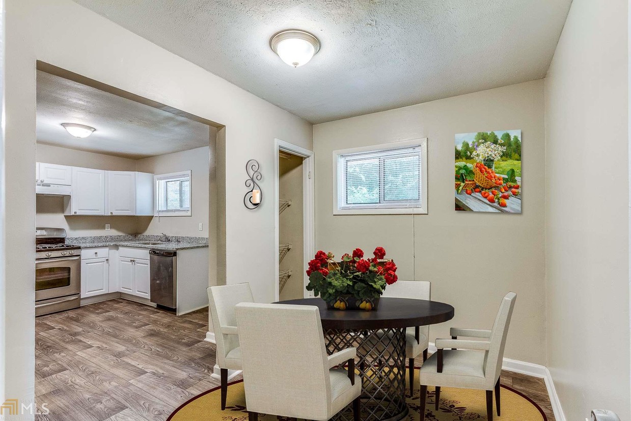 Building Photo - 3516 Tulip Dr