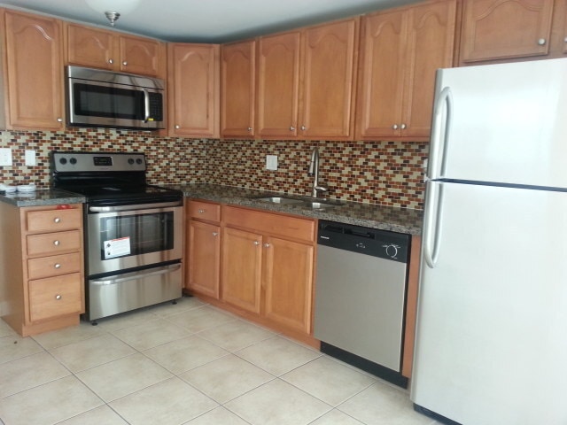 Photo - 206 SW 1 Street Unit J-4 House