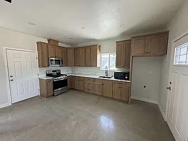 Foto del edificio - Charming & Welcoming Solar 2bed 1bathroom Home in Riverside!