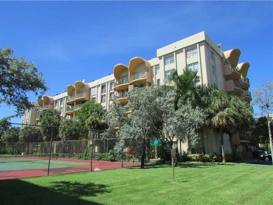 Building Outside - 9360 Fontainebleau Blvd