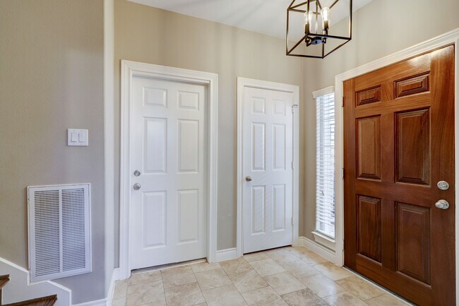 Entrance - 3542 Cline St