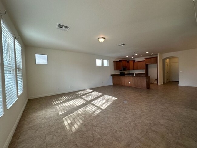 Building Photo - GREAT GILBERT LOCATION