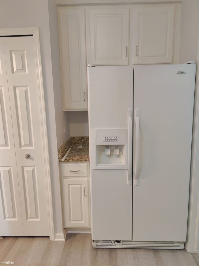 Building Photo - 2 br, 2.5 bath Townhome - 25768 Maritime C...