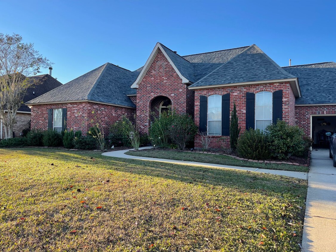 Primary Photo - Executive Style Home in Turtle Creek