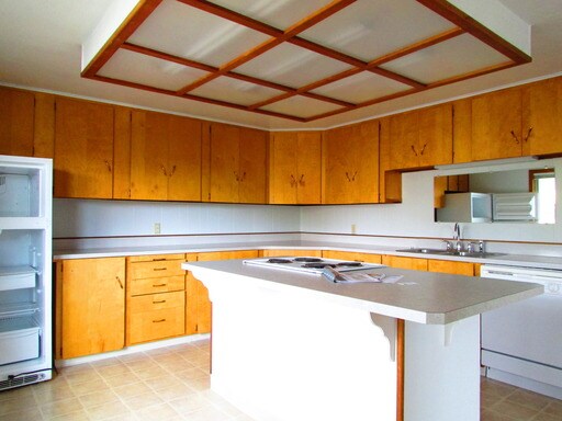 Building Photo - 1625 Clements Rd