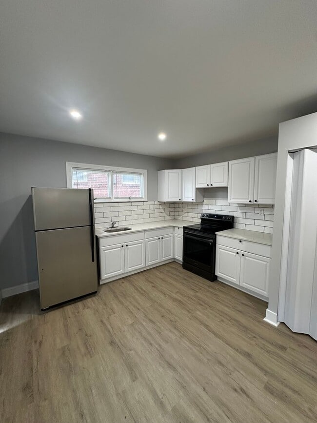 Building Photo - 1604 E Macdade Blvd