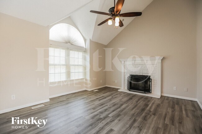 Building Photo - 1009 Peggy Dr