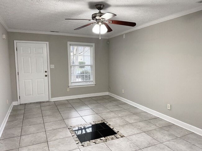 Foto del edificio - 505 Clearfield Dr